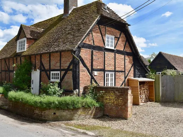 Charming 16th Century Cottage in Rural Wiltshire
