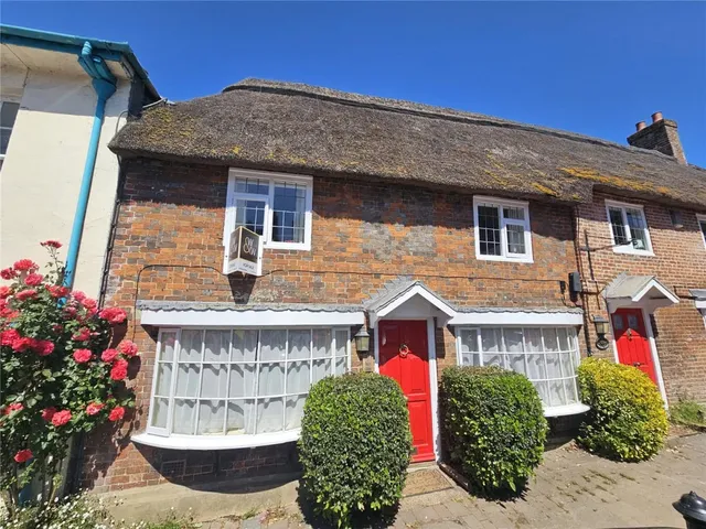 Chocolate Box Cottage: Quintessential Charm in Downton Village