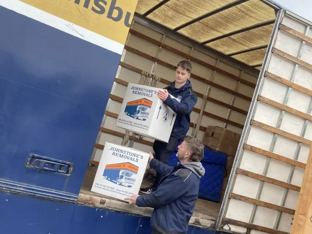 Johnstone’s Removals and Storage: Precision in Relocation from Downton