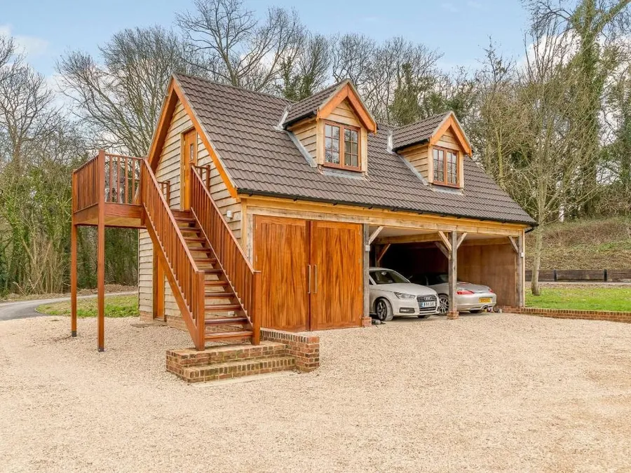 Spire View: A Serene Holiday Let in the New Forest